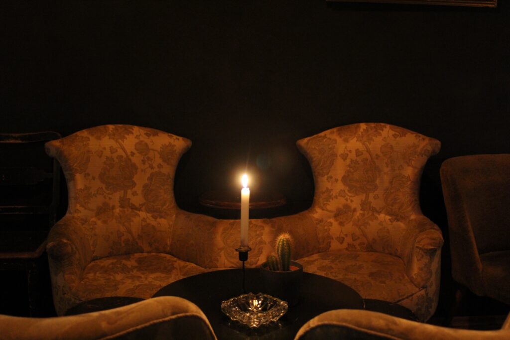 Loveseat - 2 Sitzer Sessel mit Kerzenständer